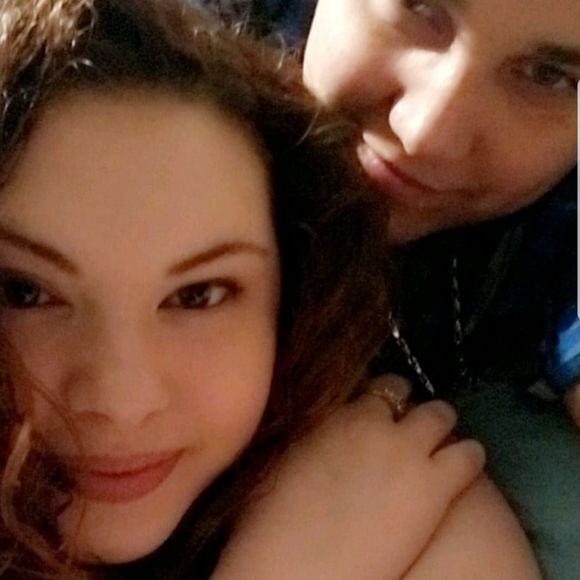 Meet your Posher, April - Picture 1 of 1